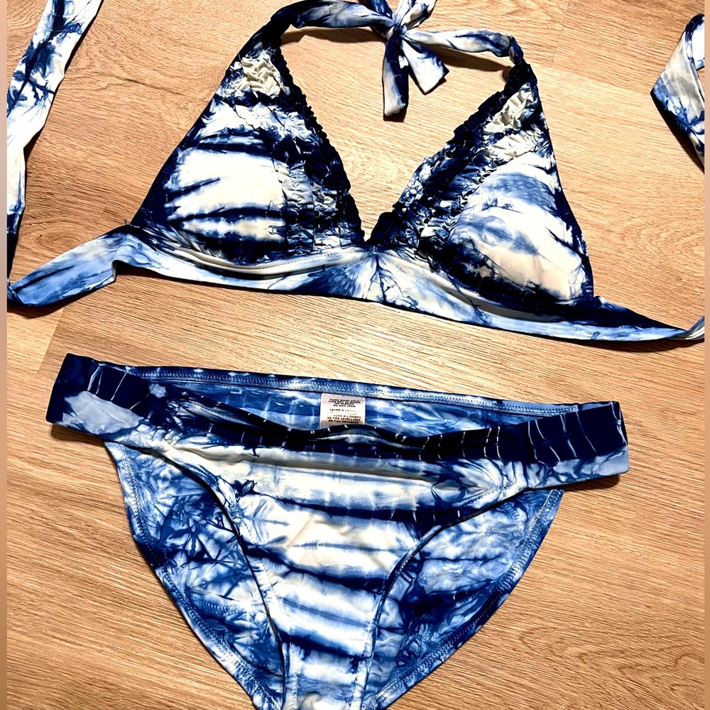 Lucky Brand Blue and White Tie Dye Swim Suit Bikini Medium & Large Separates